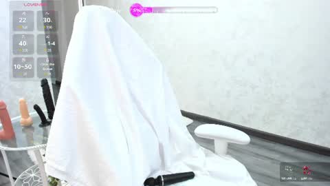 Snapshot of vivien_montclair chatting on July 2, 3:23 am Vivien online show from July 2, 3:23 am