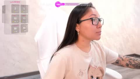 Snapshot of vivien_montclair chatting on July 8, 12:04 am Vivien online show from July 8, 12:04 am