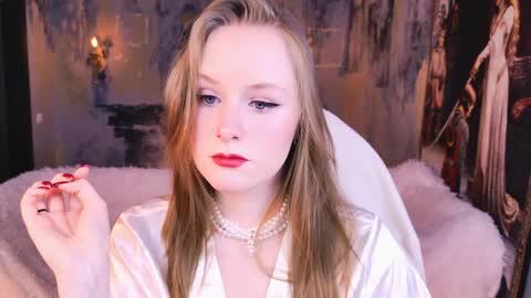 Vivien online show from April 4, 5:27 am