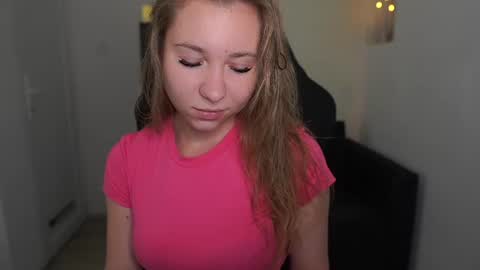 VivienVance online show from June 21, 1:24 pm