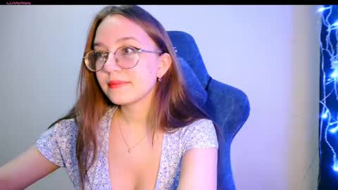 Snapshot of vivivivikkie chatting on May 5, 9:23 pm vivivivikkie online show from May 5, 9:23 pm