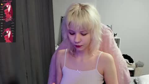 Snapshot of vivy_ chatting on April 26, 8:06 pm chatur babes online show from April 26, 8:06 pm