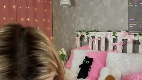 vivyboo111 online show from February 7, 8:34 pm