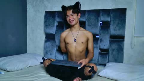 Snapshot of vix_hot chatting on June 2, 8:11 pm vix_hot online show from June 2, 8:11 pm