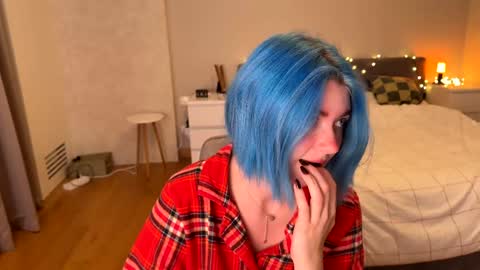 Snapshot of vixenp chatting on December 10, 5:00 pm Polly Online mostly at 9pm-2am UK Time online show from December 10, 5:00 pm