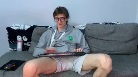 Snapshot of vlad_ggvldd chatting on July 12, 7:49 pm Vlad Dinovich online show from July 12, 7:49 pm