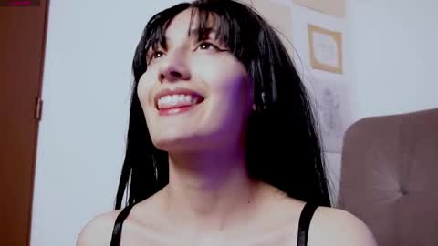 Snapshot of vlad_lola chatting on November 23, 10:53 pm LOLA online show from November 23, 10:53 pm