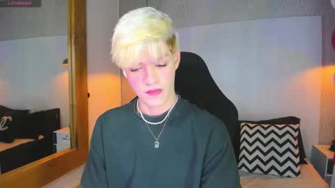 Snapshot of vladhellsing4 chatting on February 22, 4:27 pm Vlad online show from February 22, 4:27 pm