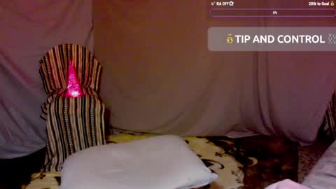 Snapshot of vladiskin chatting on April 27, 7:01 pm Violetta Elysia online show from April 27, 7:01 pm