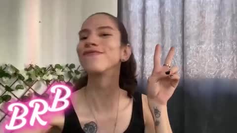 Snapshot of vodkadelulo_ chatting on November 24, 8:52 pm vodkadelulo online show from November 24, 8:52 pm