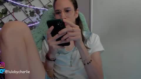 vodkadelulo online show from February 4, 7:09 pm