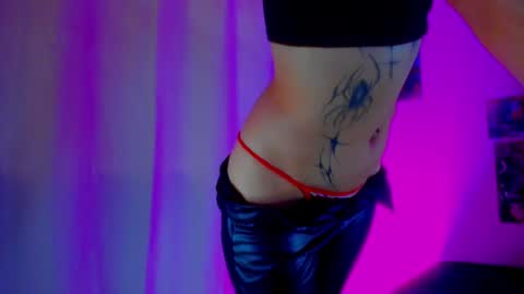 Snapshot of void_smokin chatting on June 9, 8:53 pm Gabriela online show from June 9, 8:53 pm