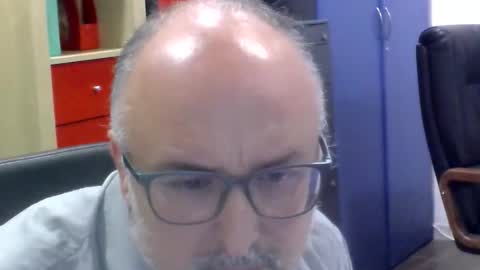 Snapshot of volpi72 chatting on October 31, 11:33 am volpi72 online show from October 31, 11:33 am