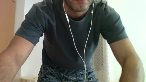 Snapshot of volve5 chatting on December 22, 11:33 am volve5 online show from December 22, 11:33 am