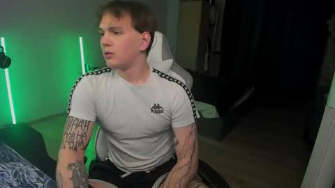 Snapshot of vova_belkin_ chatting on May 22, 6:35 pm vova online show from May 22, 6:35 pm
