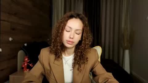 Lily online show from July 31, 5:40 am