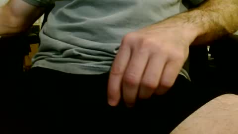 Snapshot of voyeur_qc chatting on March 2, 4:58 am voyeur_qc online show from March 2, 4:58 am