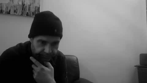 Snapshot of voyeuredeluxe chatting on December 16, 9:03 am voyeuredeluxe online show from December 16, 9:03 am