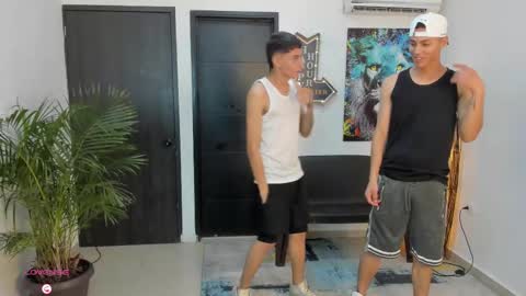 voyeurism_guys online show from September 22, 11:07 pm
