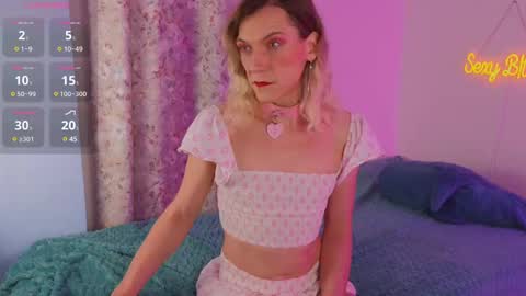 Snapshot of vulgar_wife chatting on February 13, 1:19 am Vikky online show from February 13, 1:19 am