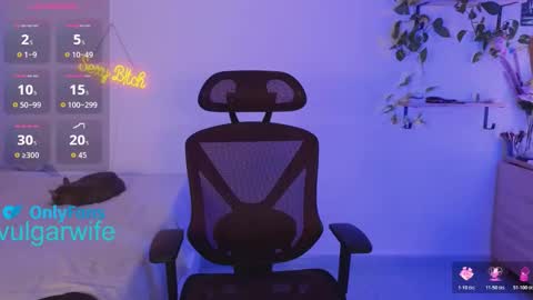 Snapshot of vulgar_wife chatting on October 24, 10:50 pm Vikky online show from October 24, 10:50 pm