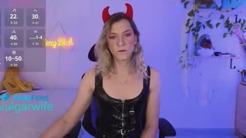 Snapshot of vulgar_wife chatting on November 2, 1:24 pm Vikky online show from November 2, 1:24 pm