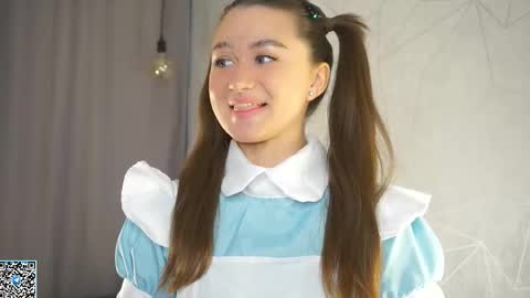 Snapshot of vvilly_wonka chatting on October 10, 1:59 am Ethal - thank you for thumb up online show from October 10, 1:59 am