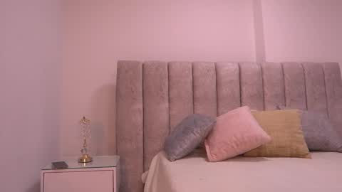 Violeta online show from December 3, 3:03 am