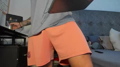 vyxen_ online show from March 17, 4:21 pm