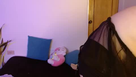 kitty SUPORT ME AND MY BABY SINGLE MOMY online show from October 13, 2:50 pm