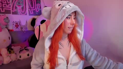 Snapshot of waifu_aika chatting on December 23, 8:03 pm AIKA  online show from December 23, 8:03 pm