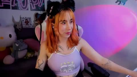 Snapshot of waifu_aika chatting on February 1, 6:10 am AIKA  online show from February 1, 6:10 am