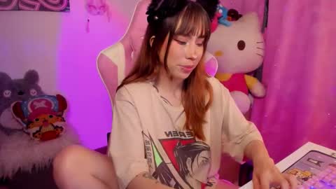Snapshot of waifu_aika chatting on October 22, 9:14 pm AIKA  online show from October 22, 9:14 pm