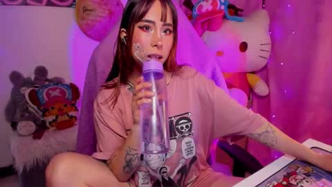 Snapshot of waifu_aika chatting on October 25, 8:58 pm AIKA  online show from October 25, 8:58 pm