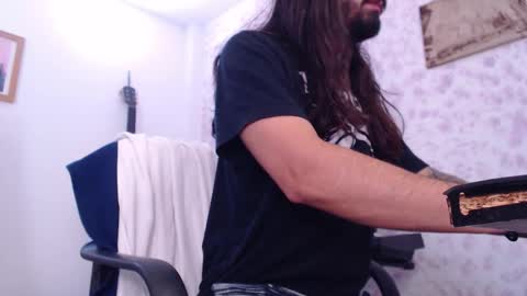 Snapshot of wake_and_bakee chatting on November 10, 7:13 pm John online show from November 10, 7:13 pm