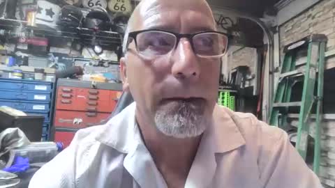 wakesblowinclouds online show from November 1, 8:05 am