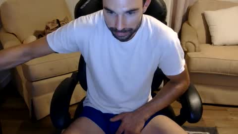 Snapshot of waketomyd chatting on November 24, 4:01 am WakeToMyD online show from November 24, 4:01 am