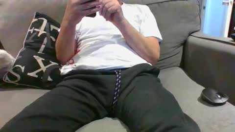 walker033 online show from December 31, 2:36 pm