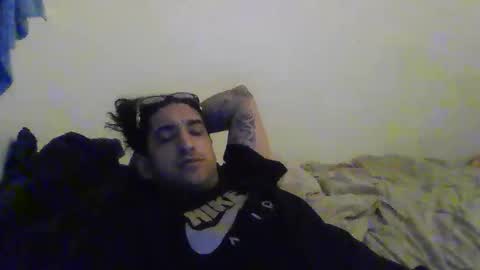 Snapshot of walkin123 chatting on April 16, 1:28 am walkin123 online show from April 16, 1:28 am