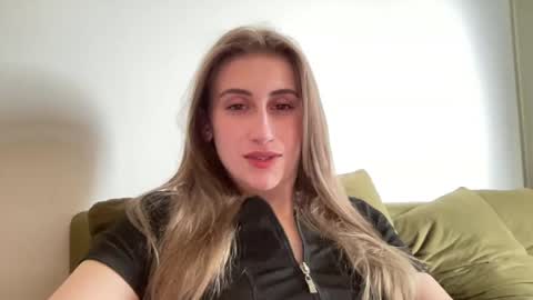 Snapshot of walkiria19 chatting on June 14, 12:18 pm walkiria19 online show from June 14, 12:18 pm