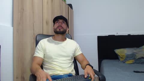 WALTER BROWN  online show from November 15, 7:54 pm