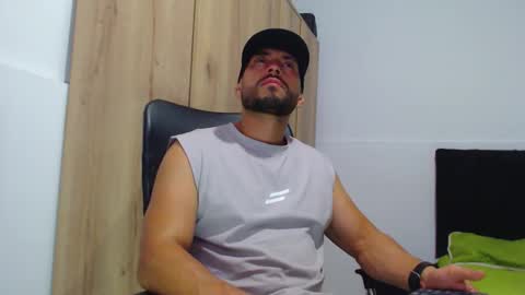 WALTER BROWN  online show from December 5, 5:27 am