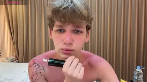 Snapshot of walterback chatting on February 11, 11:21 pm Mark and Tom online show from February 11, 11:21 pm