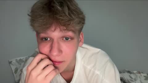 Snapshot of walterback chatting on February 28, 6:25 am Mark and Tom online show from February 28, 6:25 am