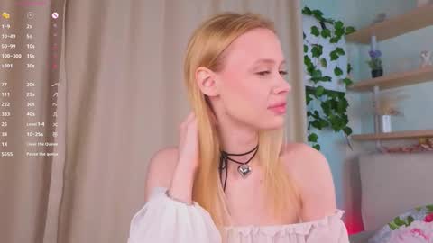 Snapshot of wandaalsbrook chatting on November 10, 11:48 pm Emi online show from November 10, 11:48 pm