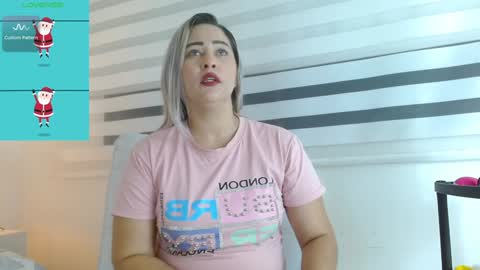 Snapshot of wandahairymilf chatting on December 21, 3:25 am Wanda online show from December 21, 3:25 am