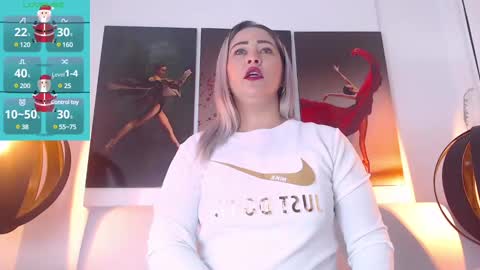 Snapshot of wandahairymilf chatting on December 28, 4:41 am Wanda online show from December 28, 4:41 am