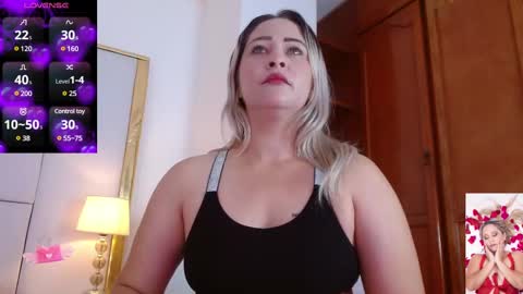 Snapshot of wandahairymilf chatting on February 27, 4:09 am Wanda online show from February 27, 4:09 am