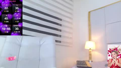 Snapshot of wandahairymilf chatting on March 11, 10:07 am Wanda online show from March 11, 10:07 am