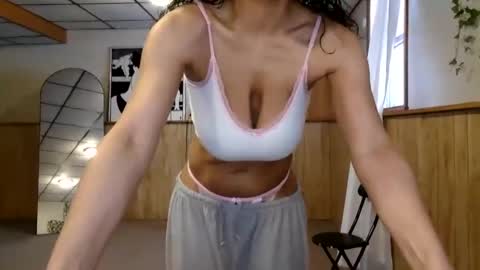 wanderlustgaal online show from February 4, 1:06 pm